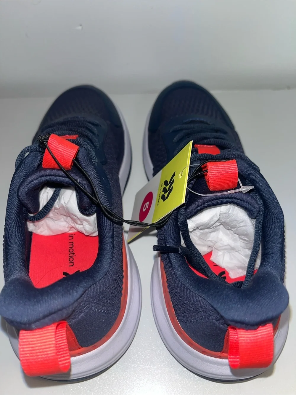 All In Motion Kids Youth Sz 5 Avery Performance Sneaker Lace Up Navy Coral